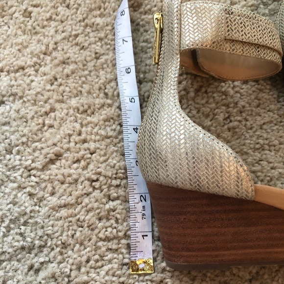 ❌✋🏻 UGGs Wedge Sandals Size 9 - Picture 9 of 11